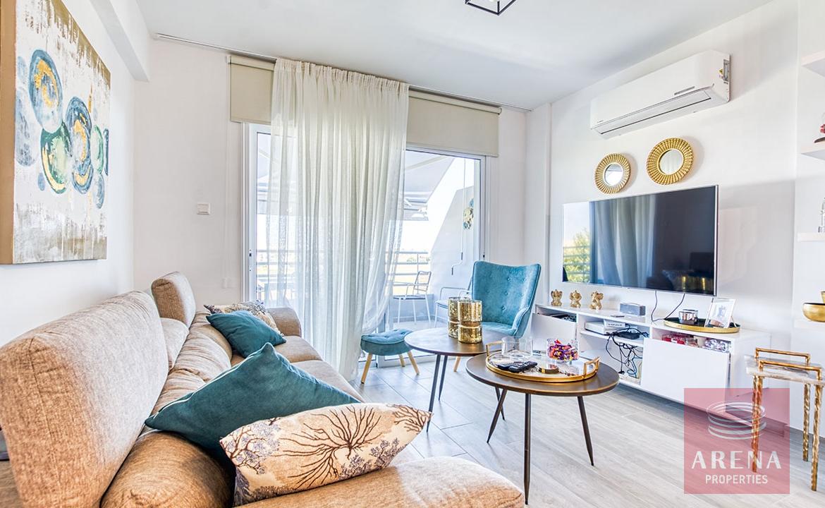 2 bed apt in Paralimni