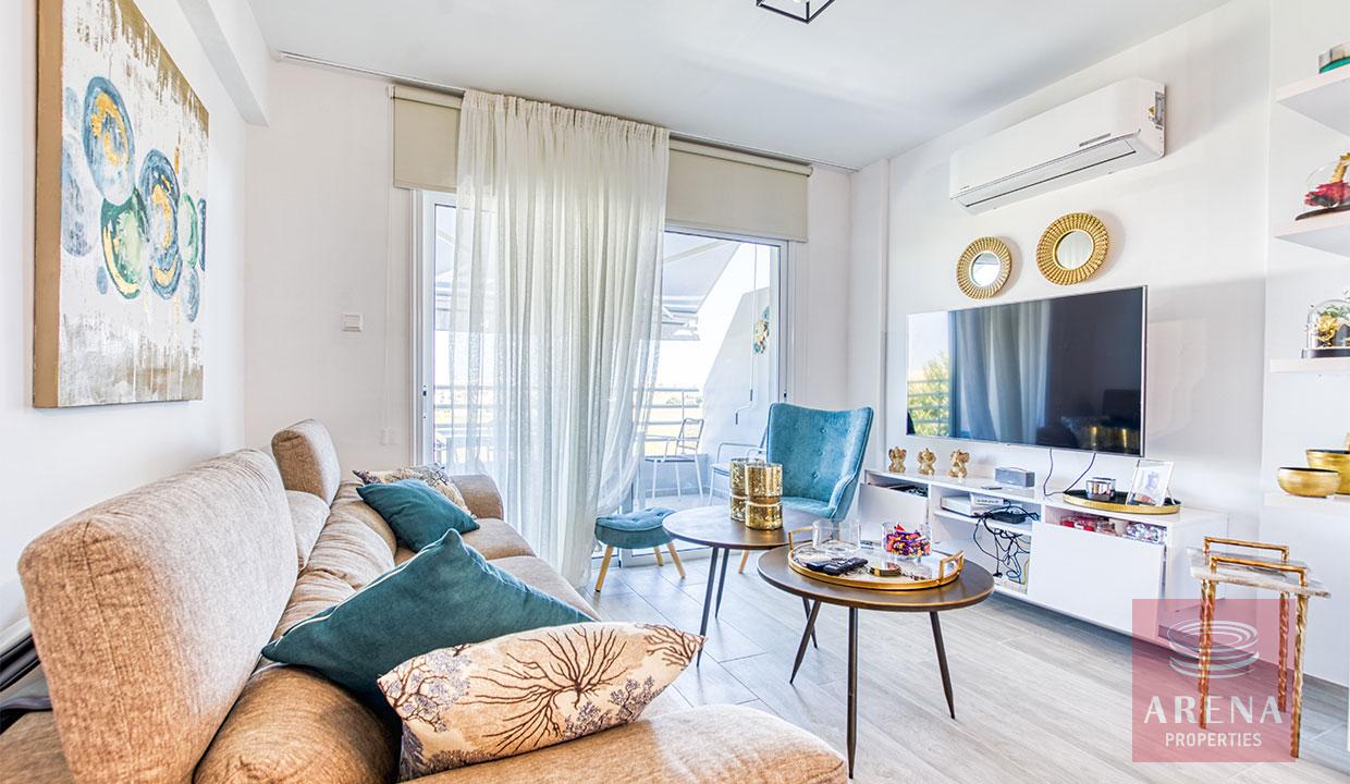 2 bed apt in Paralimni