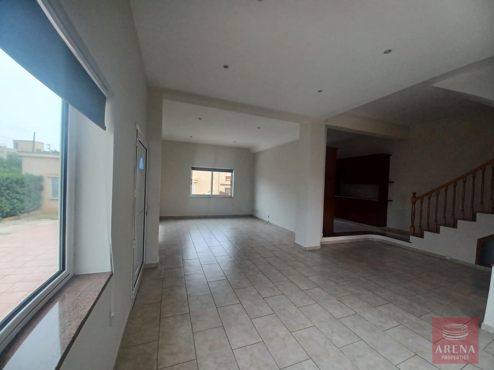 3 BED HOUSE FOR RENT IN DERYNA