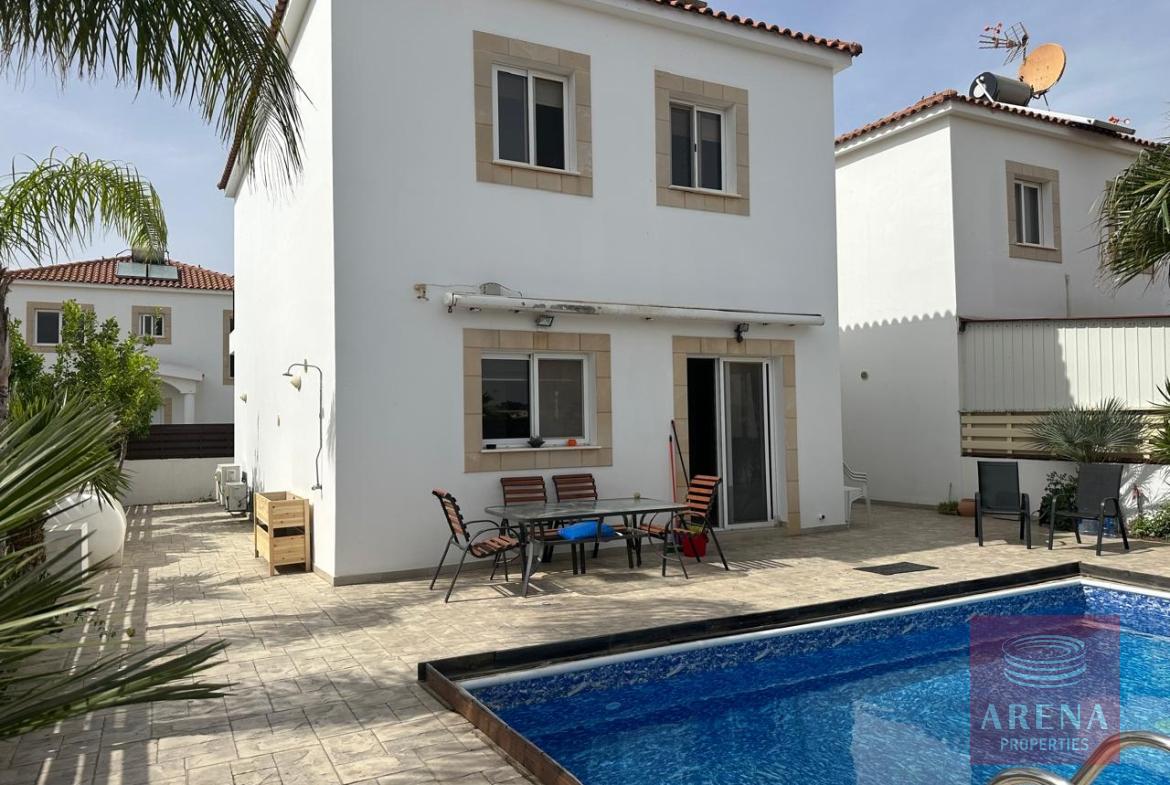 3 BE VILLA FOR RENT IN DERYNIA