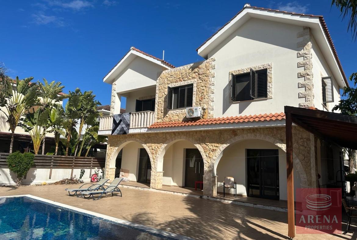 3 BED VILLA FOR SALE IN FRENAROS