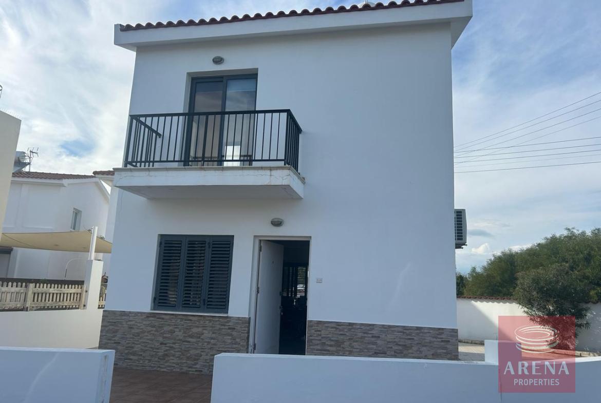 house in pervolia