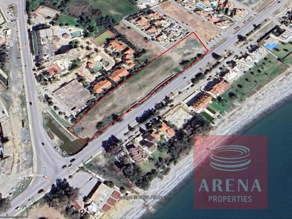 Land in dekelia