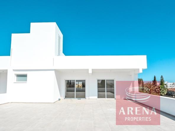 top floor apt in livadia