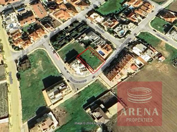 PLOT IN KITI