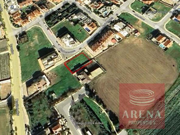 plot in kiti