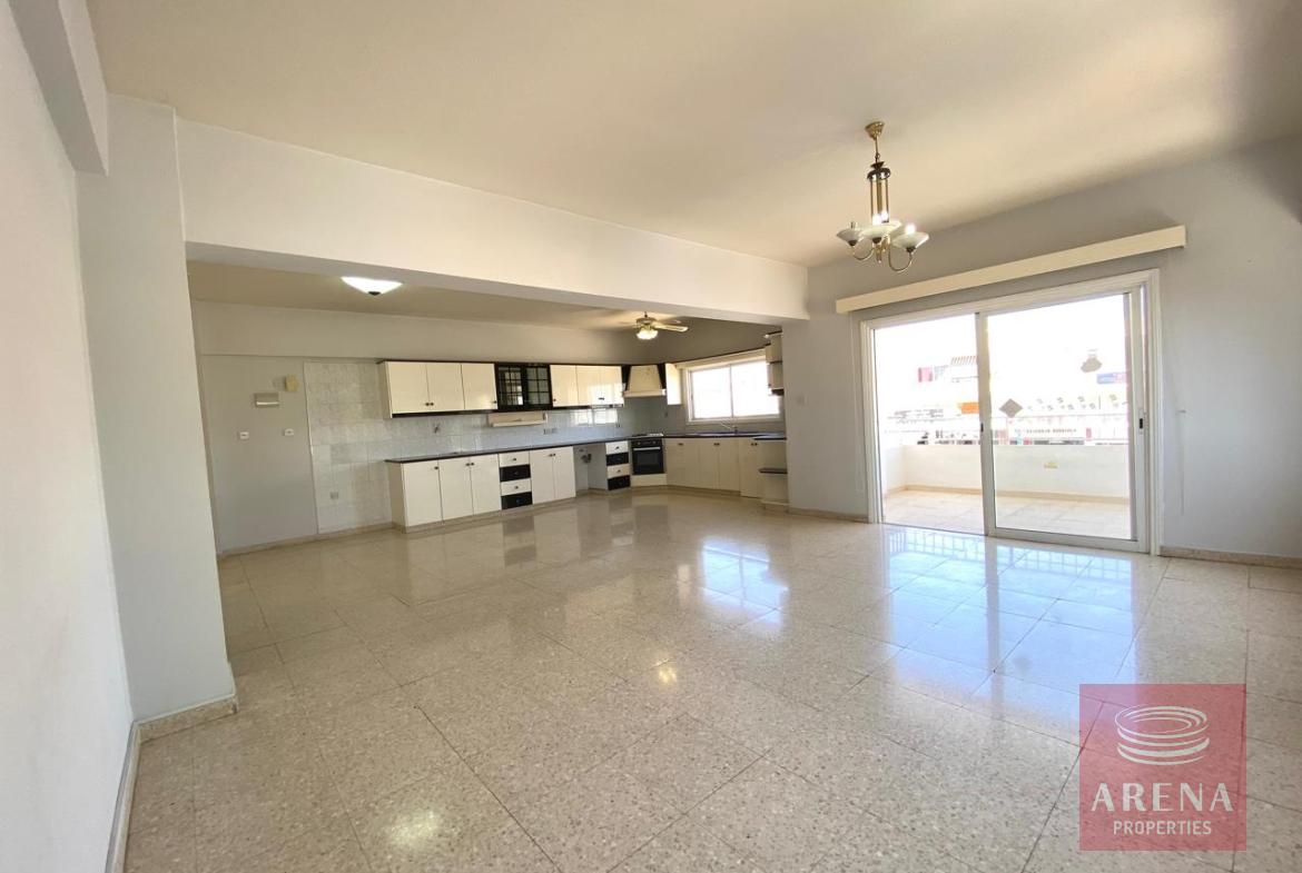 3 bed apt in Derynia