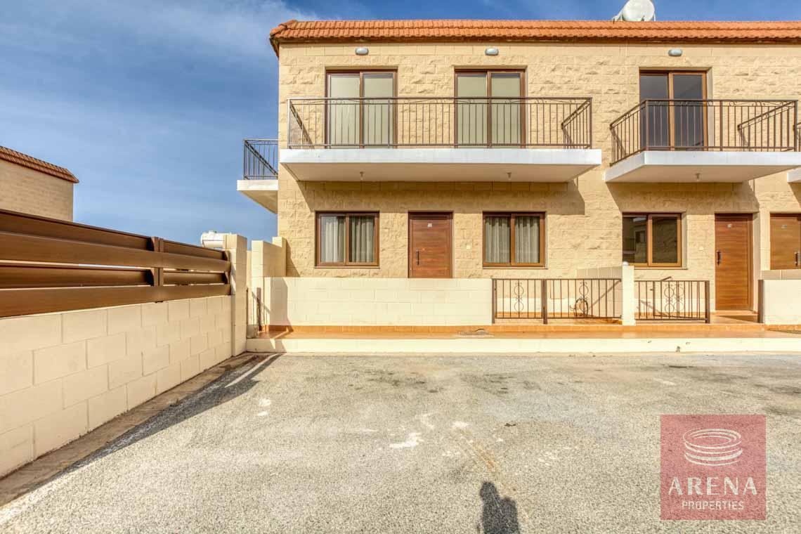 3 BED TH IN LIOPETRI