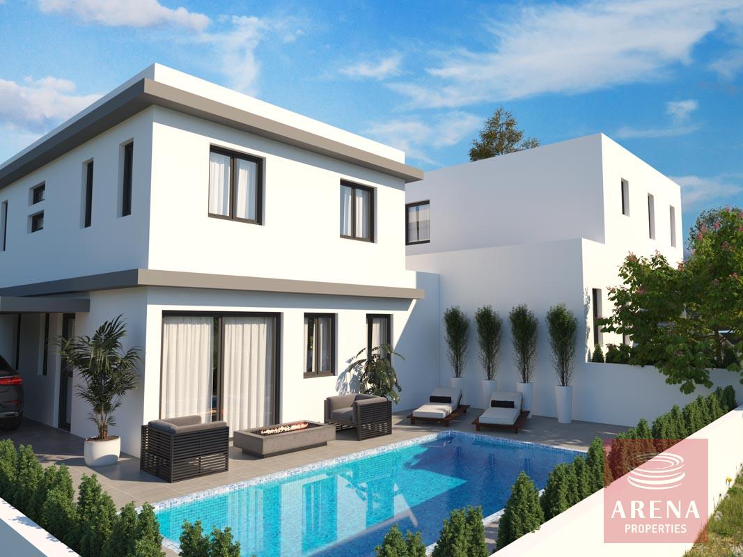 4 bed villa in Oroklini
