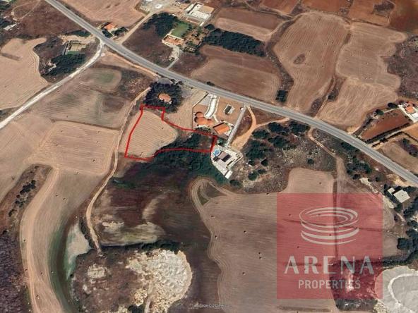 land in agios panteleimonas