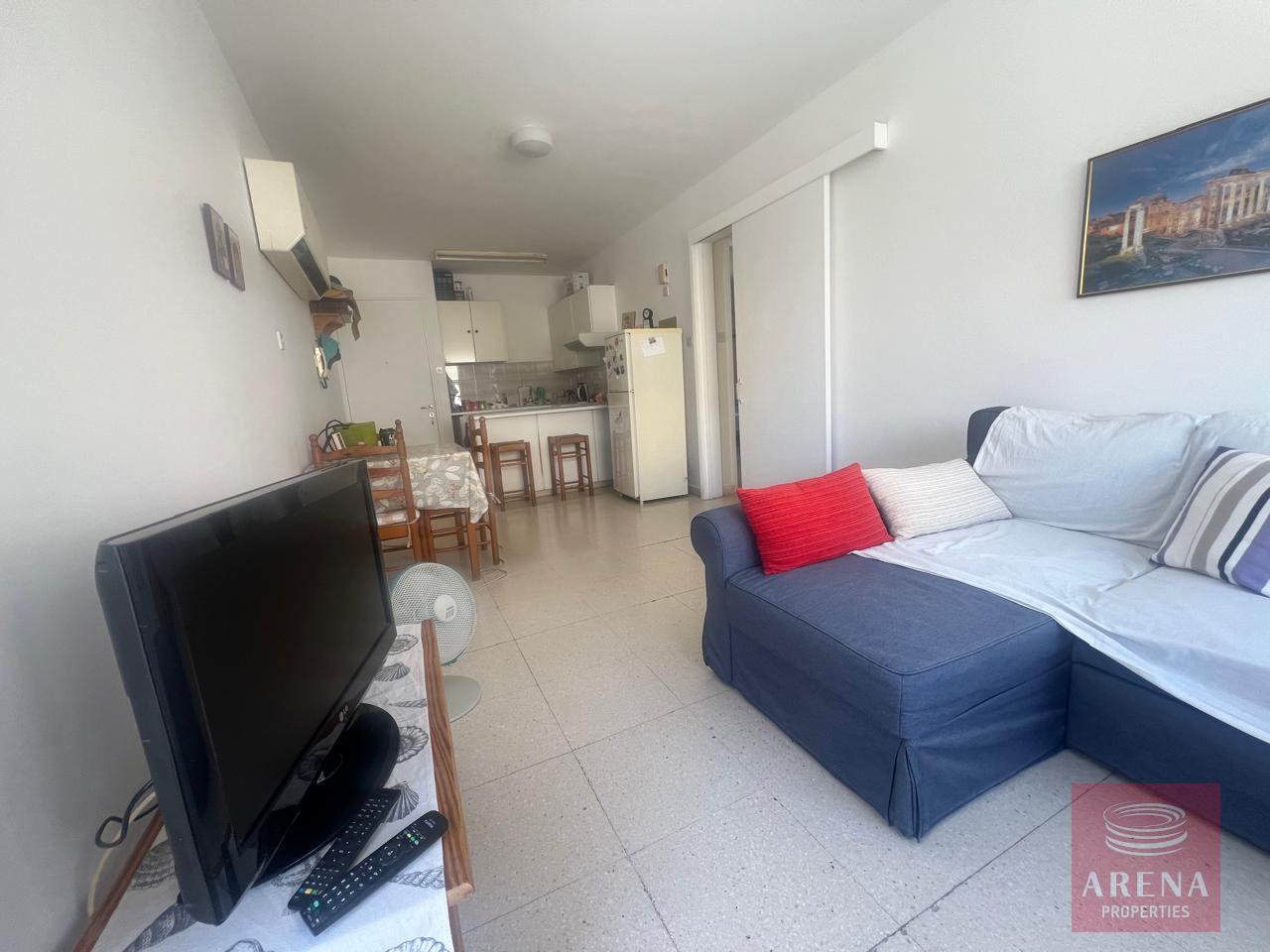 2 bed apt in makenzy