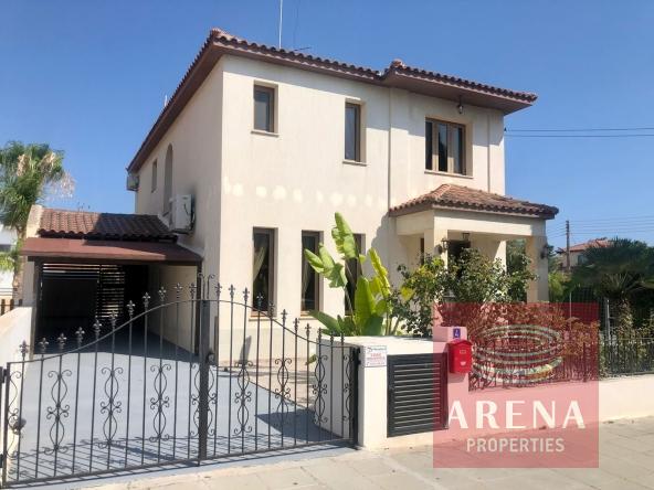 4 bed villa in Pyla for rent