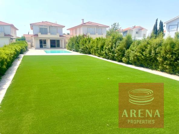 5 bed villa in pervolia