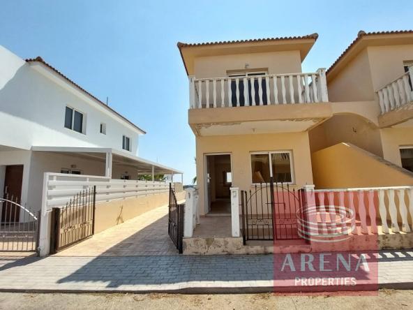 HOUSE IN FRENAROS FOR SALE