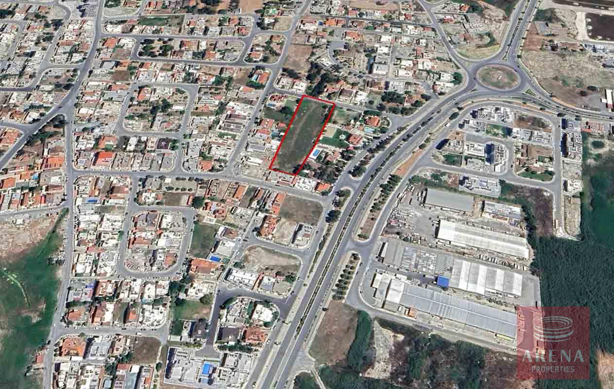 land in livadia
