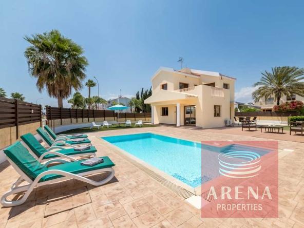 VILLA IN AYIA THEKLA FOR SALE