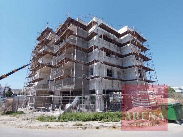 4 2 BED APTS KAMARES 8273