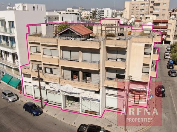 BUILDING IN SOTIROS FOR SALE