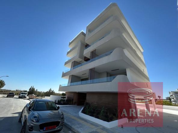 1 bed apt in new marina area