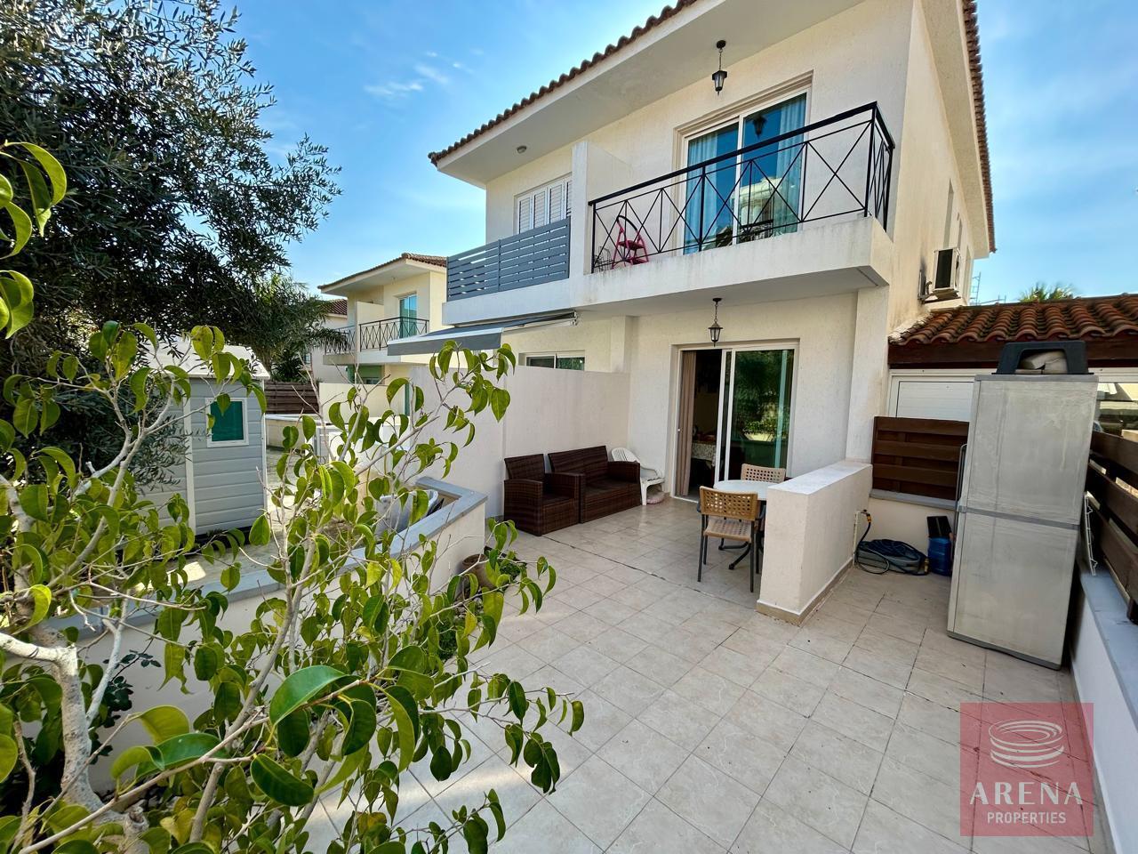 2 2 BED TOWNHOUSE IN DEKELIA AREA 9132