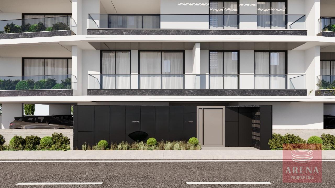 3 APTS IN MAKENZY 9077