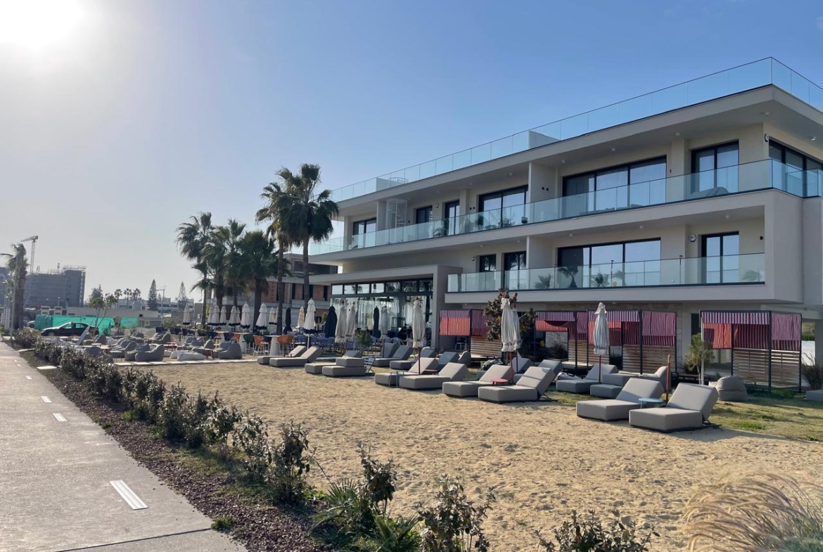 2 bed apt in Dekelia