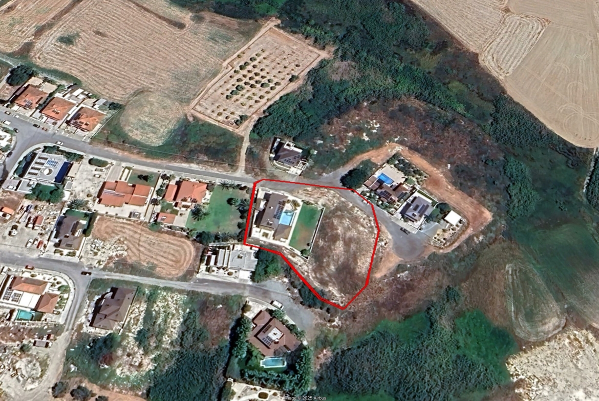 LAND IN aRADIPPOU