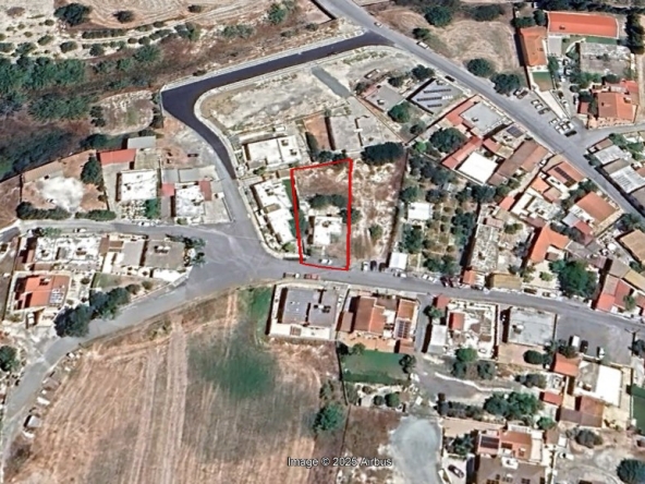 LAND IN ARADIPPOU