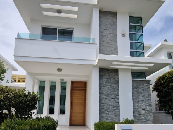 VILLA FOR RENT IN LIVADIA