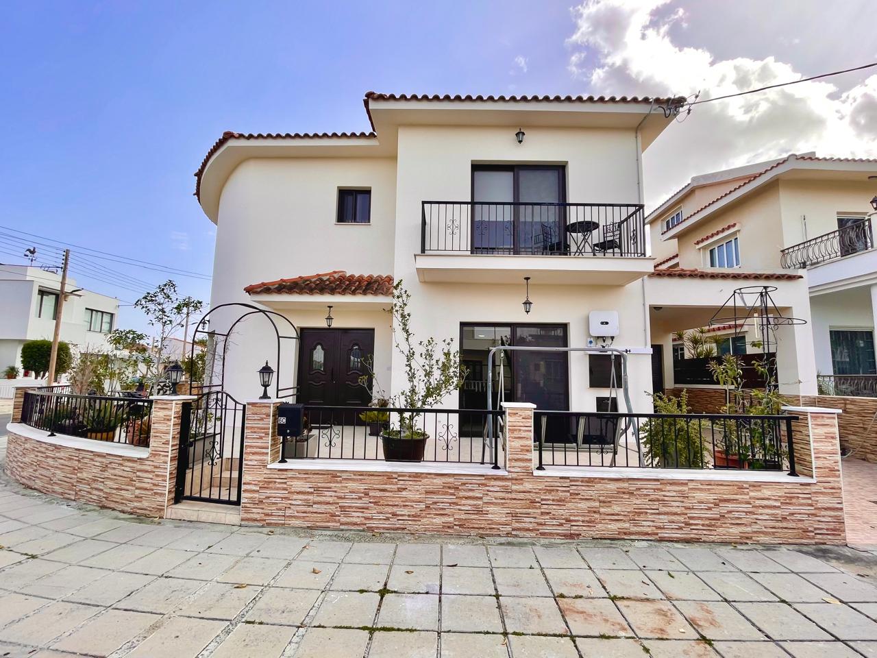 4 bed villa in Livadia