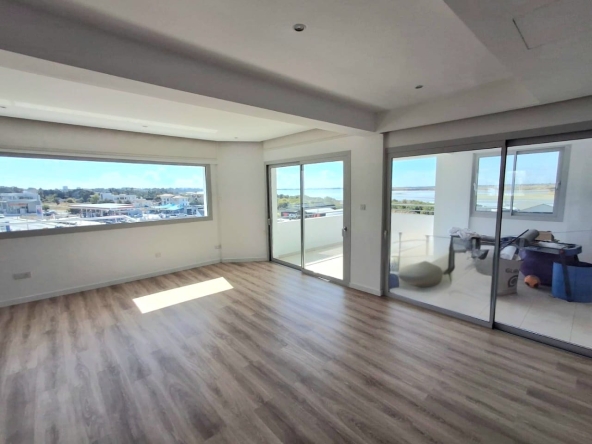 4 bed apt for rent in Faneromeni