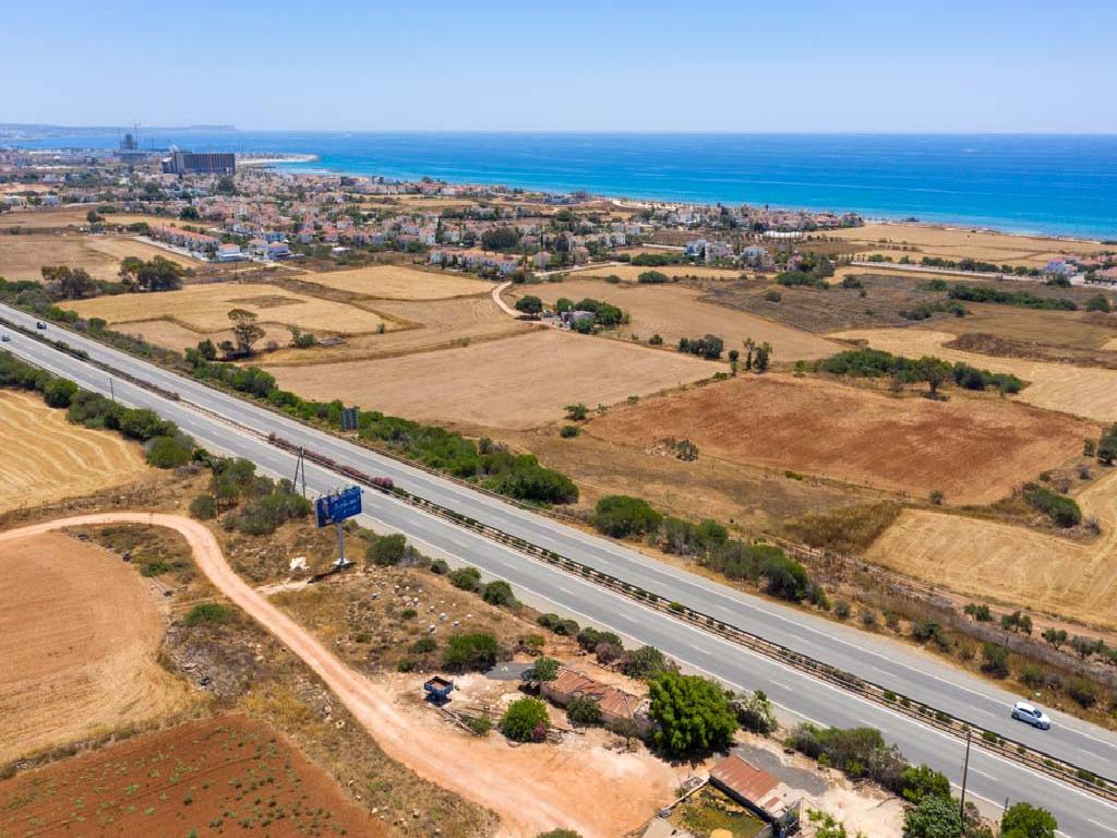 LAND IN AYIA THEKLA