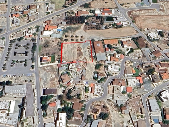 LAND IN ATHIENOU