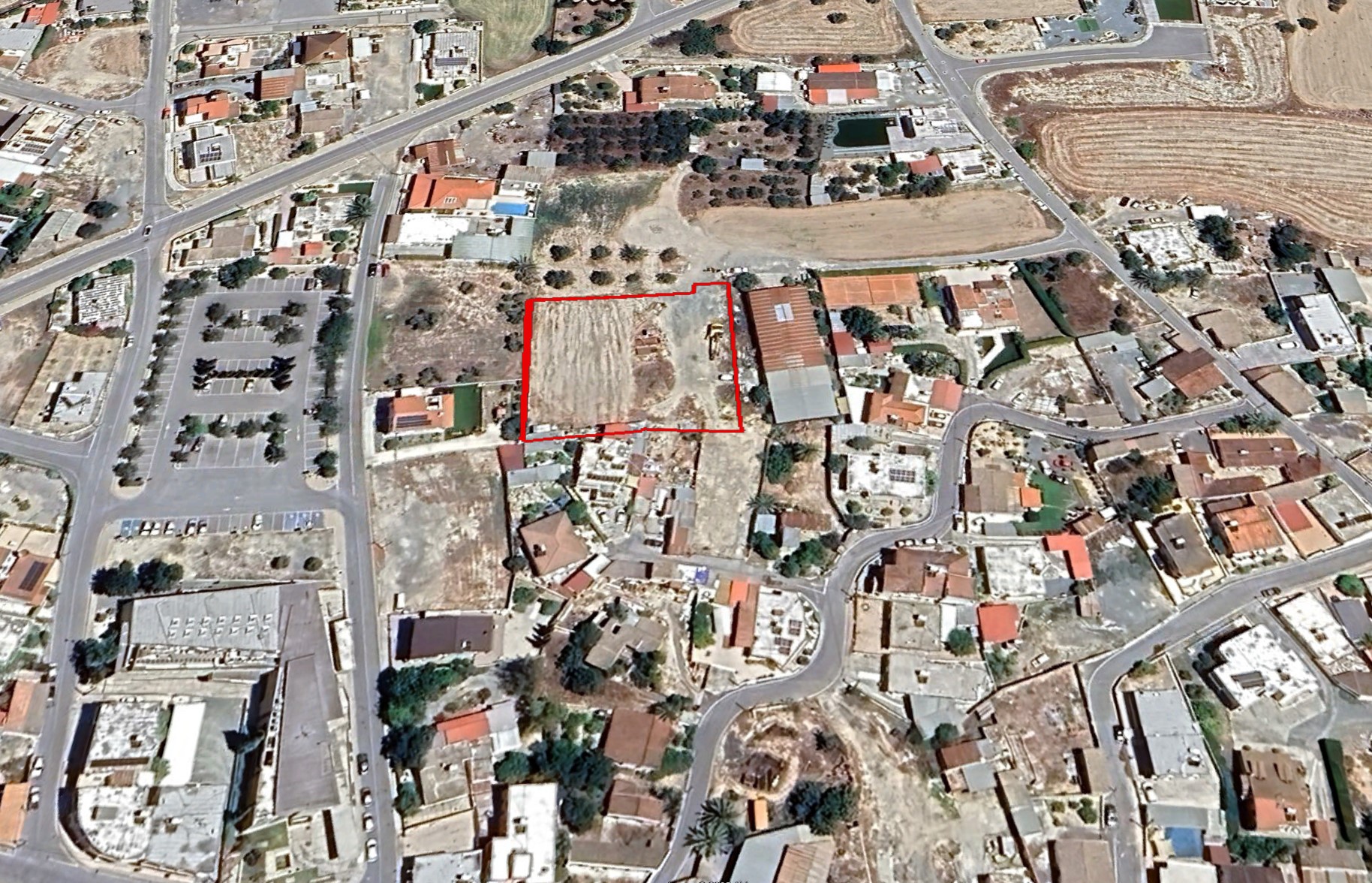 LAND IN ATHIENOU