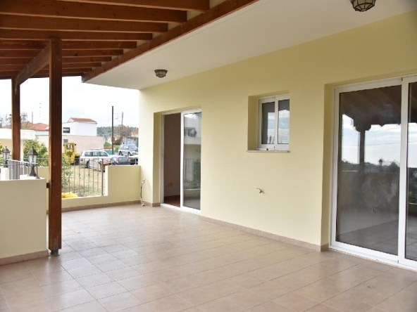3 bed apt for sale in Alethriko