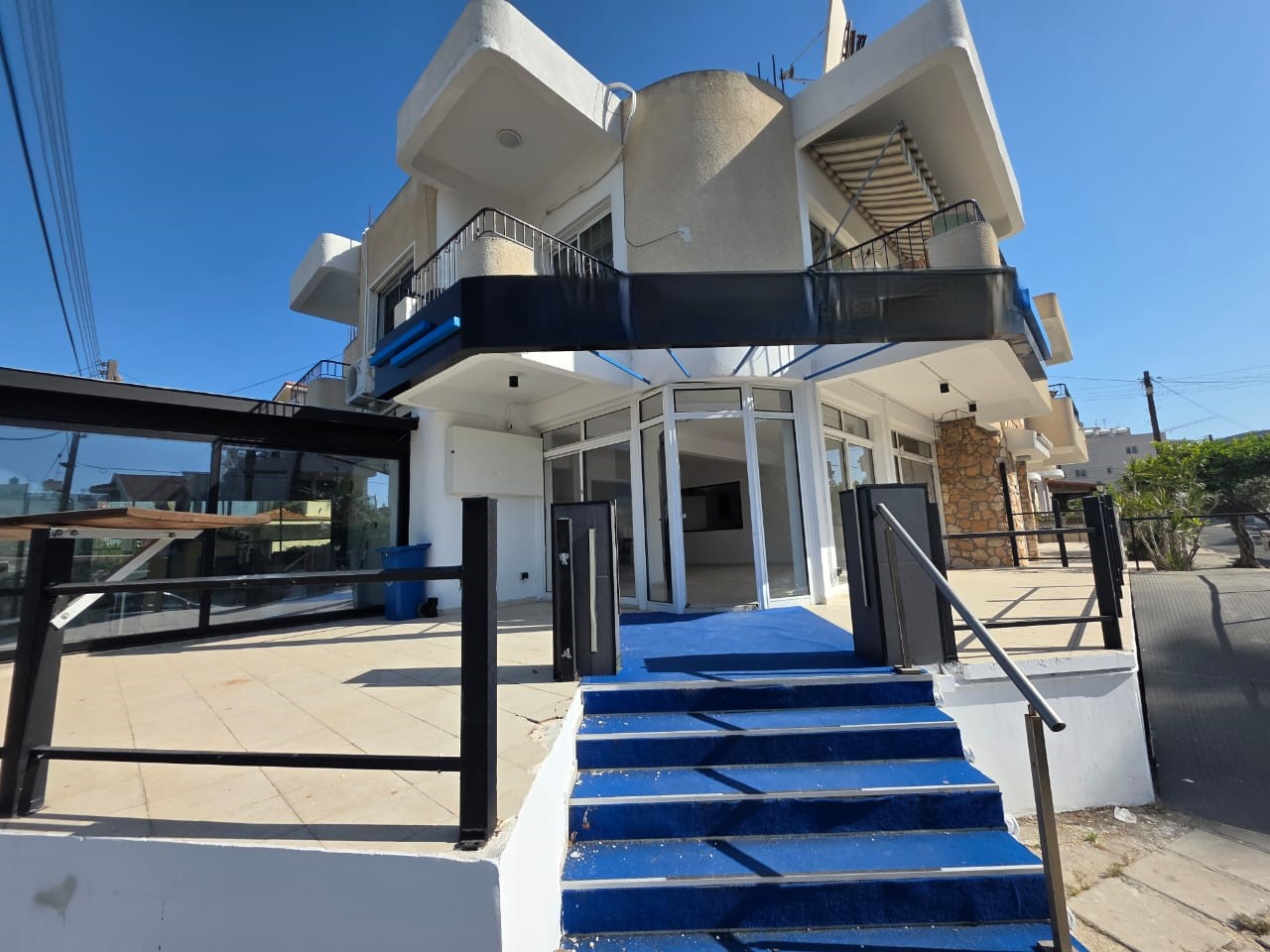 shop for rent in aradippou