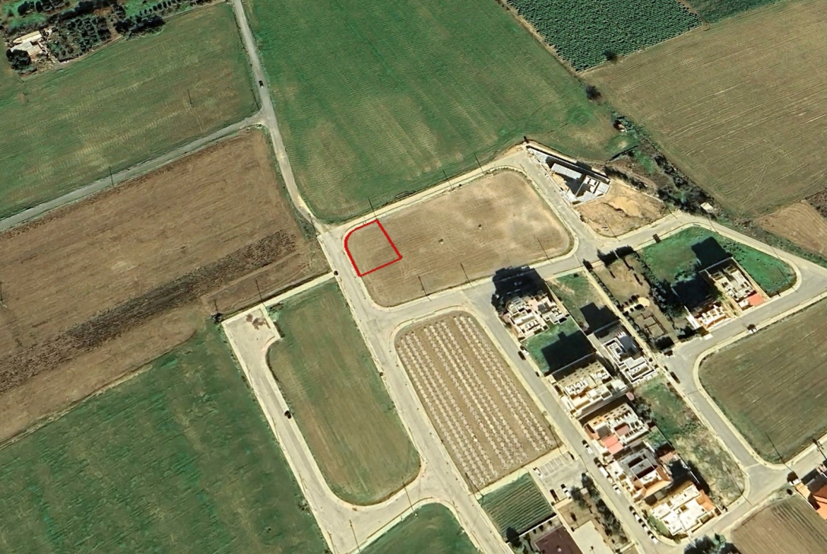 PLOT IN PERVOLIA