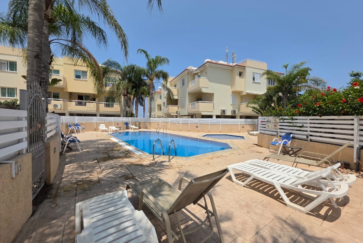 2 bed apt in paralimni