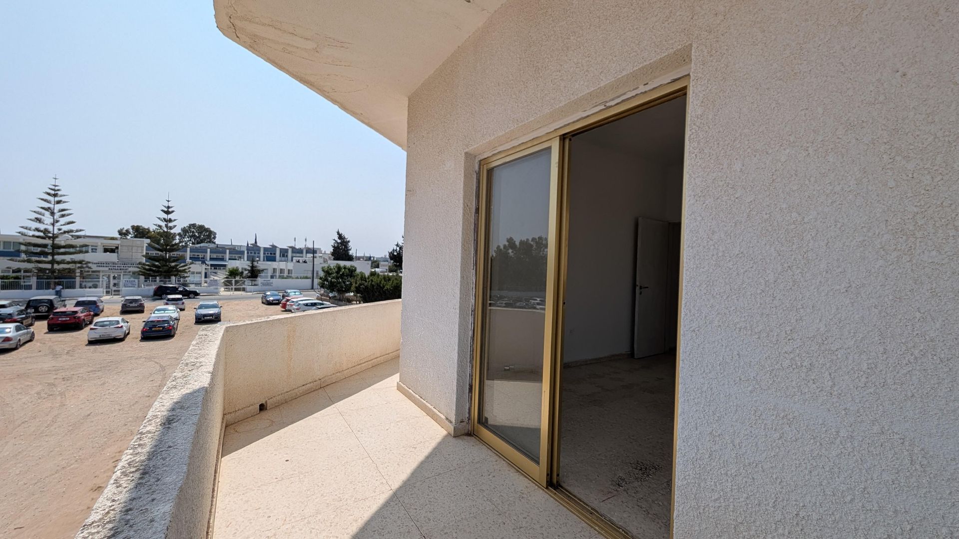 4 APTS IN PARALIMNI