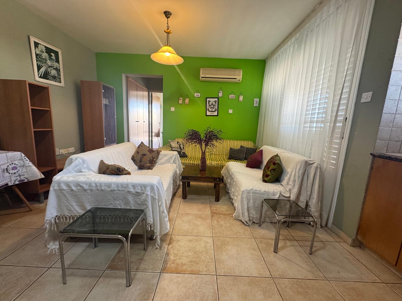 1 APT IN DERYNIA 9788 3