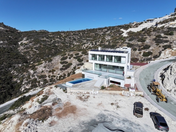 1 VILLA AGIOS TYCHONAS 9725 1