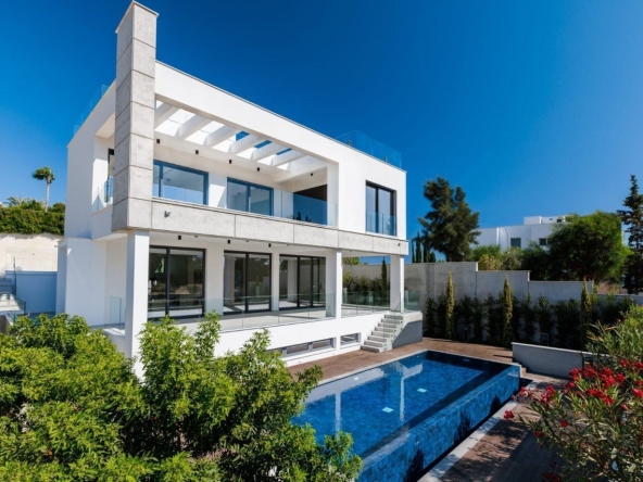 1 VILLA IN AGIOS TYCHONAS 9721 1