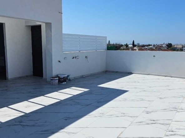 penthouse in livadia