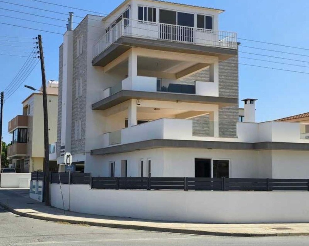 apartment in Derynia