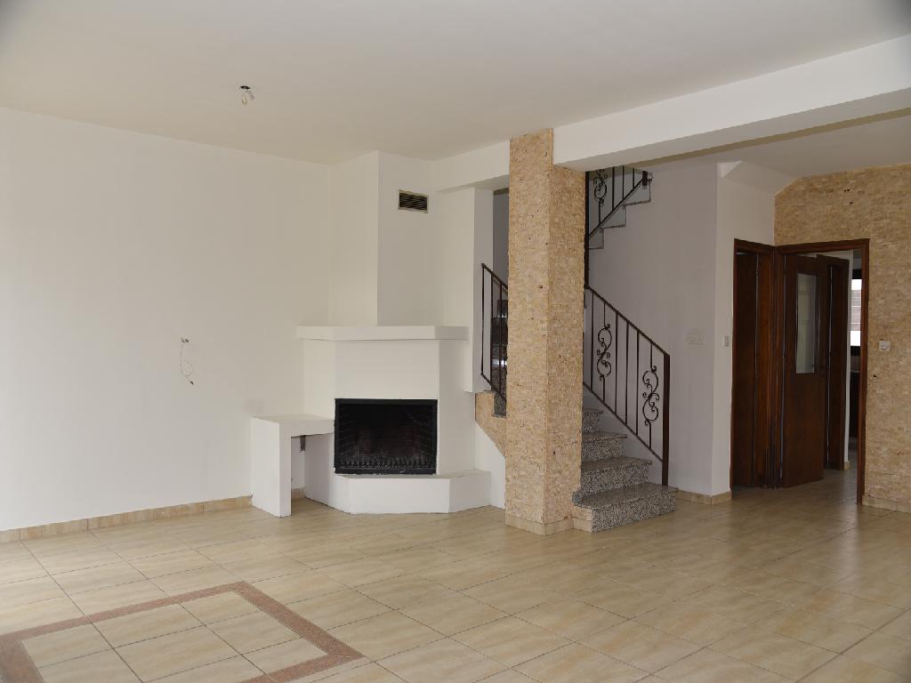 3 bed semi detached villa