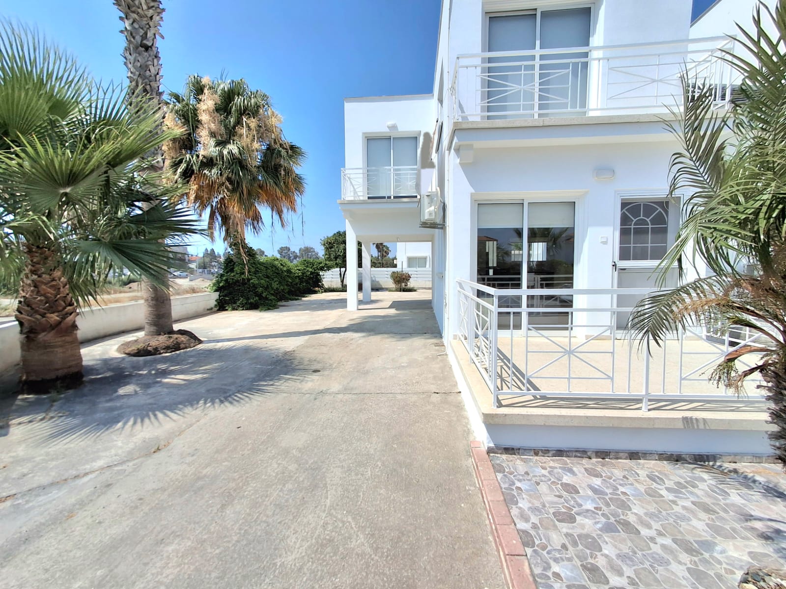 1 HOUSE FOR RENT DEKELIA 9848 1