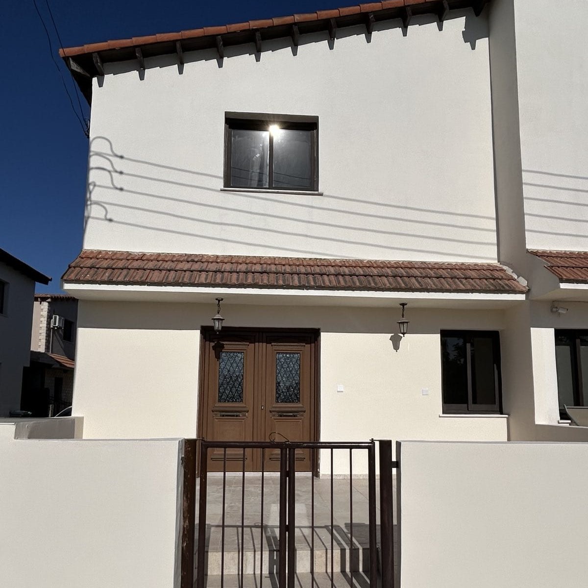 HOUSE IN NEW MARINA AREA