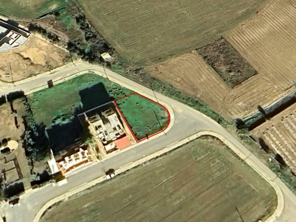 PLOT IN PERVOLIA