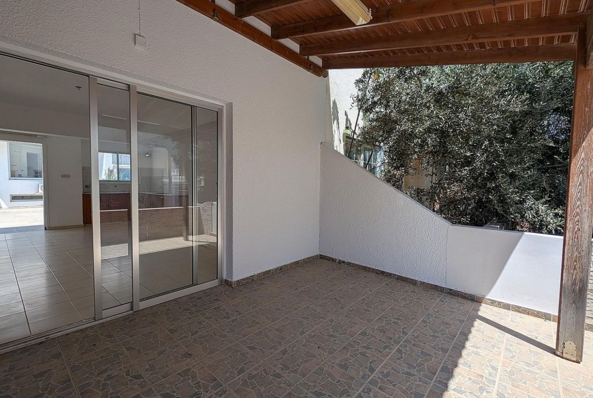 2 bed townhouse in paralimni