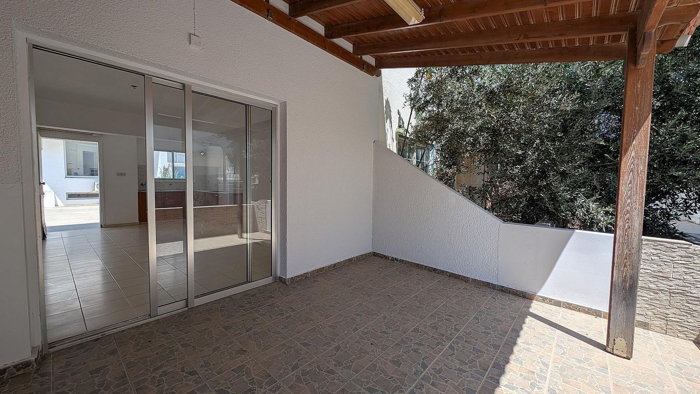 2 bed townhouse in paralimni